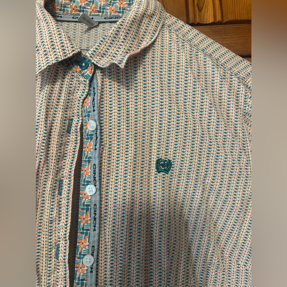 Women’s Cinch Button Up